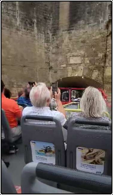 2: 6DA8F8D8-8742-4042-AFFF-868348A9EB7F